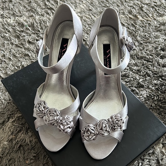 Nina Royal Silver Heel- Size 8 - Worn once - Picture 2 of 7